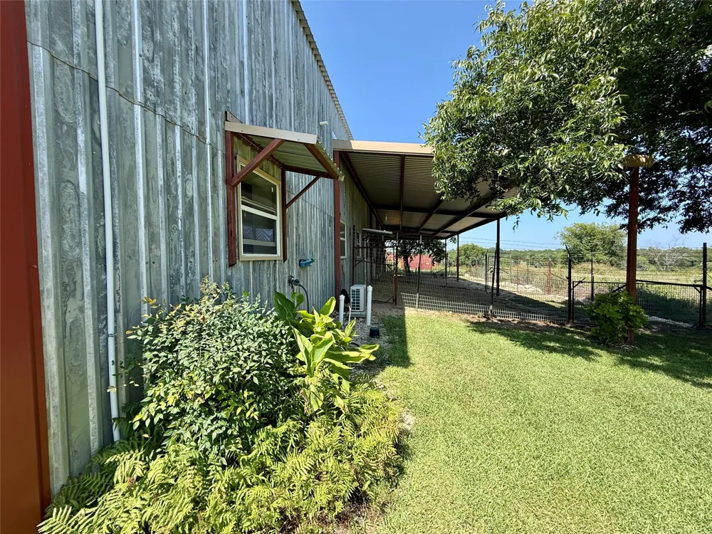 20959 Hwy 281 Hico, TX 76457