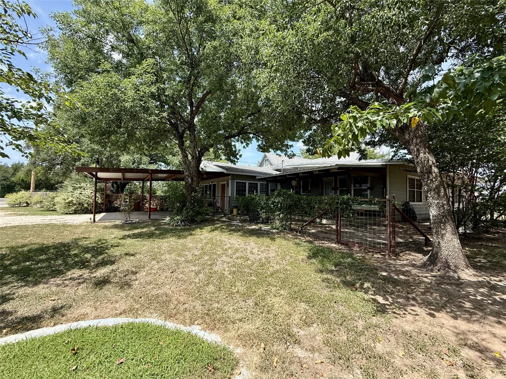 20959 Hwy 281 Hico, TX 76457