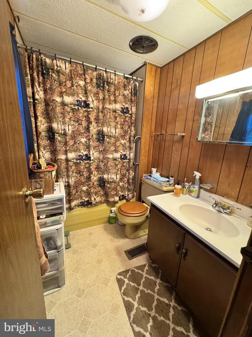50 RANDALL DRIVE Milroy, PA 17063