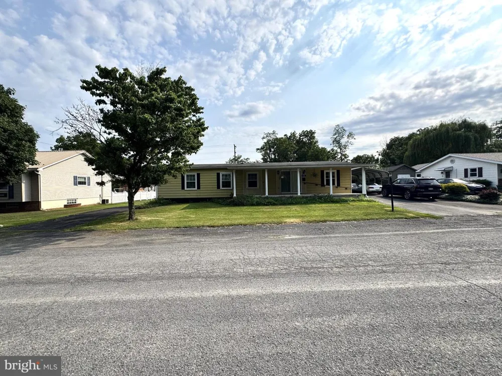 50 RANDALL DRIVE Milroy, PA 17063