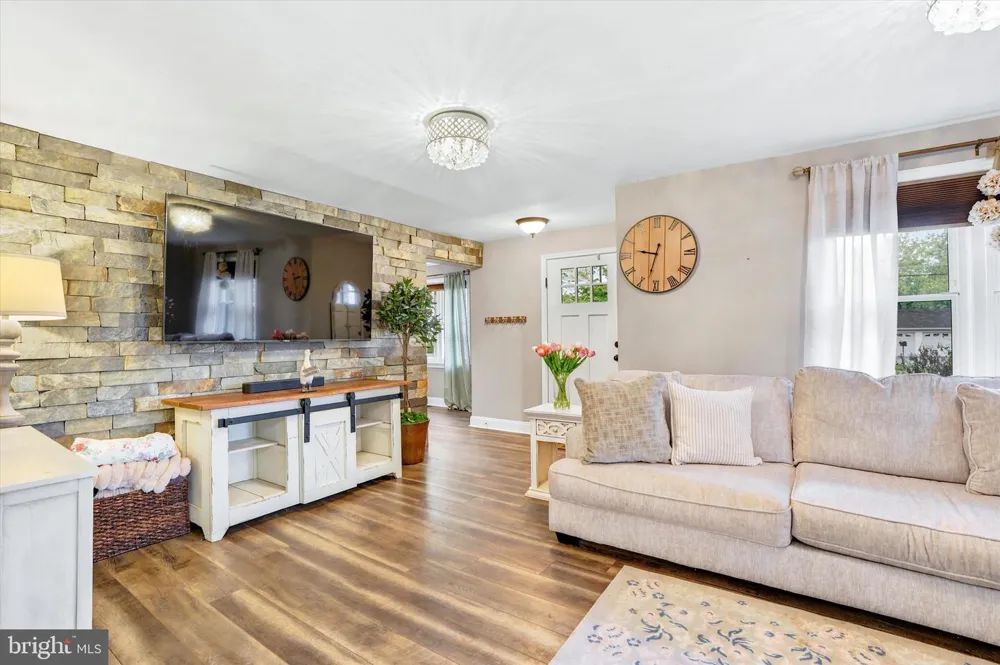 1216 TOWNSHIP LINE ROAD Phoenixville, PA 19460