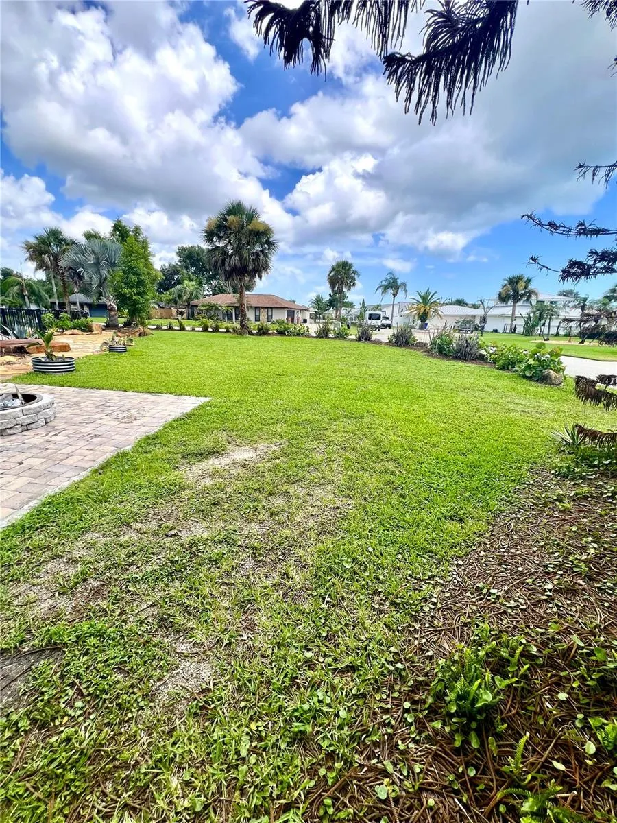 1 HARRIS CIRCLE Edgewater, FL 32141