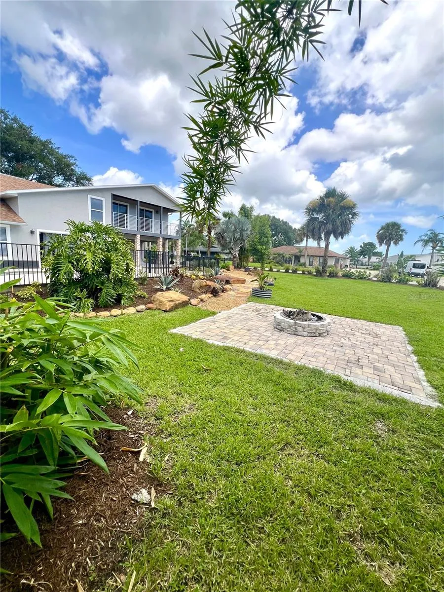 1 HARRIS CIRCLE Edgewater, FL 32141