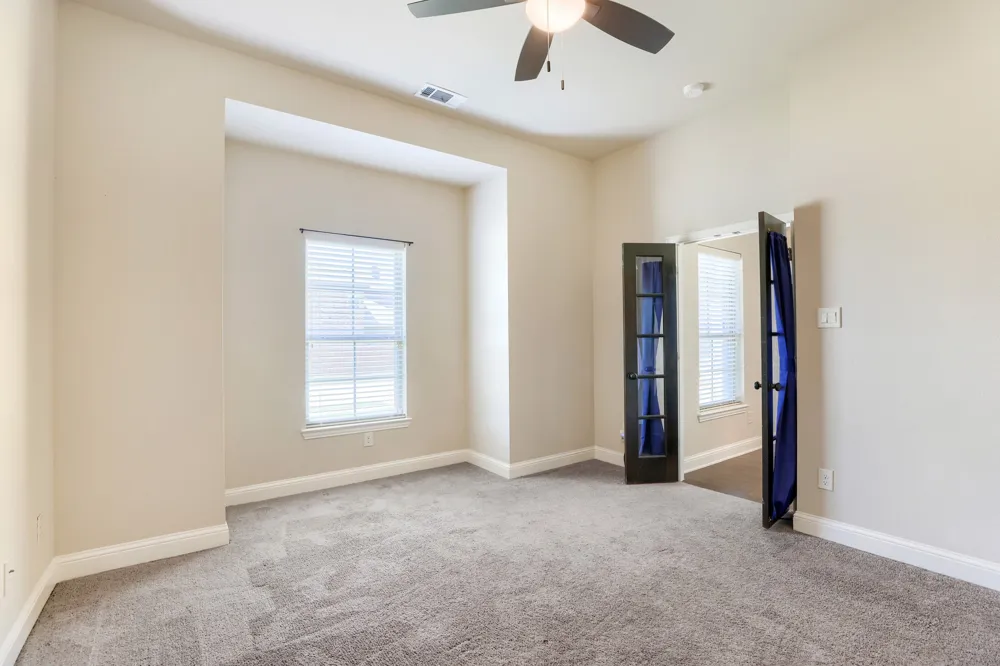 123 White Oak Lane Red Oak, TX 75154