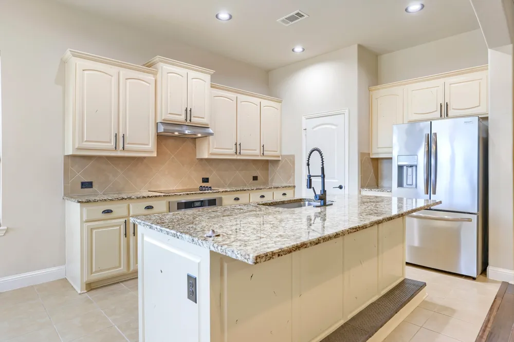 123 White Oak Lane Red Oak, TX 75154