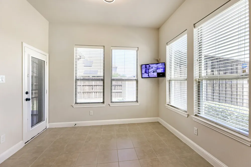 123 White Oak Lane Red Oak, TX 75154