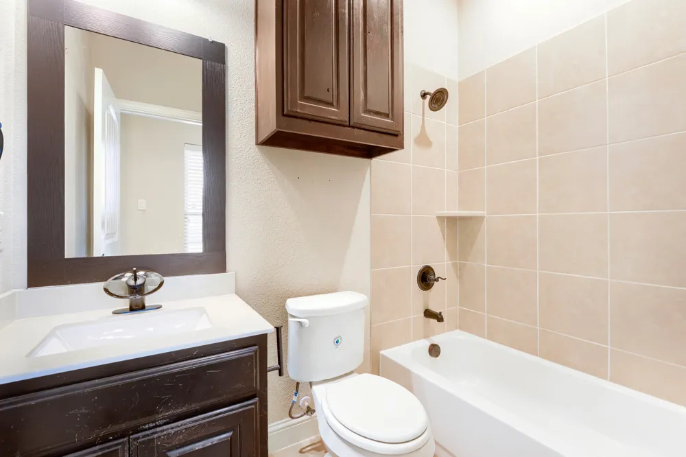 123 White Oak Lane Red Oak, TX 75154
