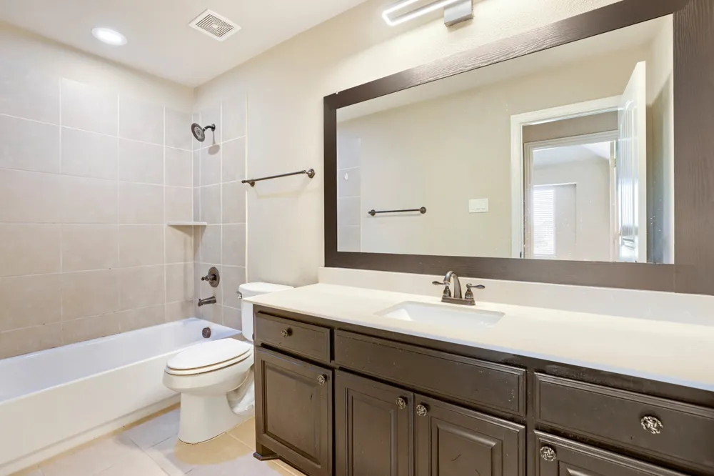 123 White Oak Lane Red Oak, TX 75154