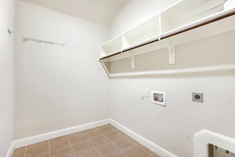 123 White Oak Lane Red Oak, TX 75154
