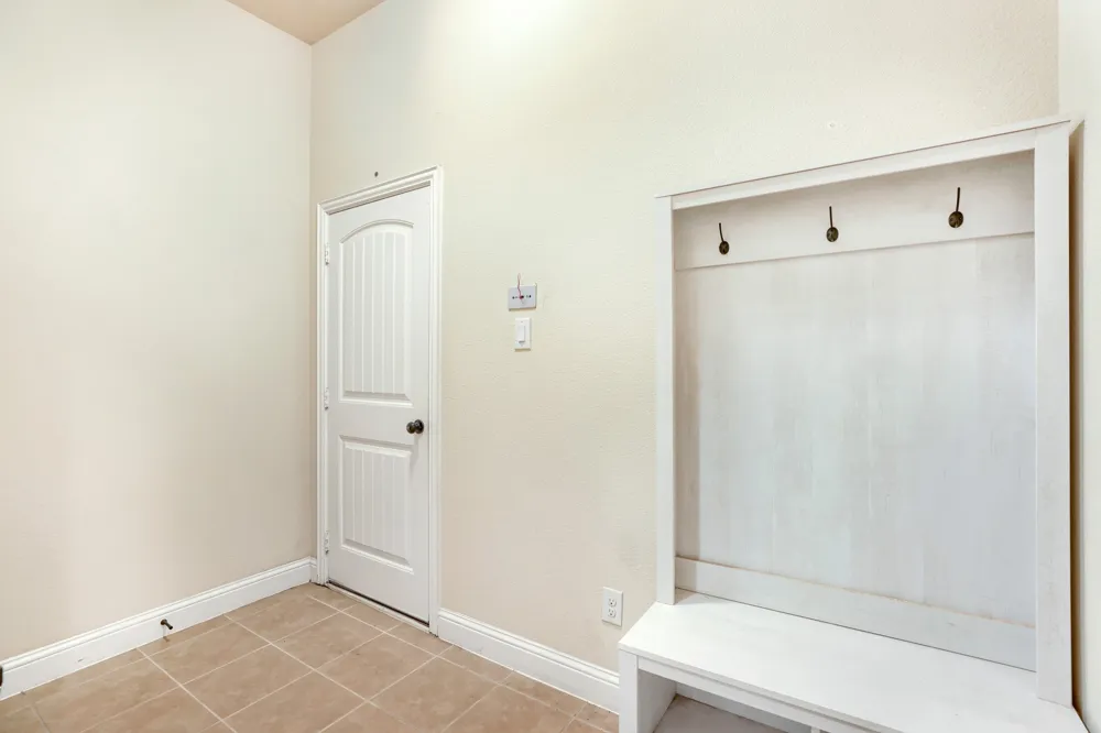 123 White Oak Lane Red Oak, TX 75154
