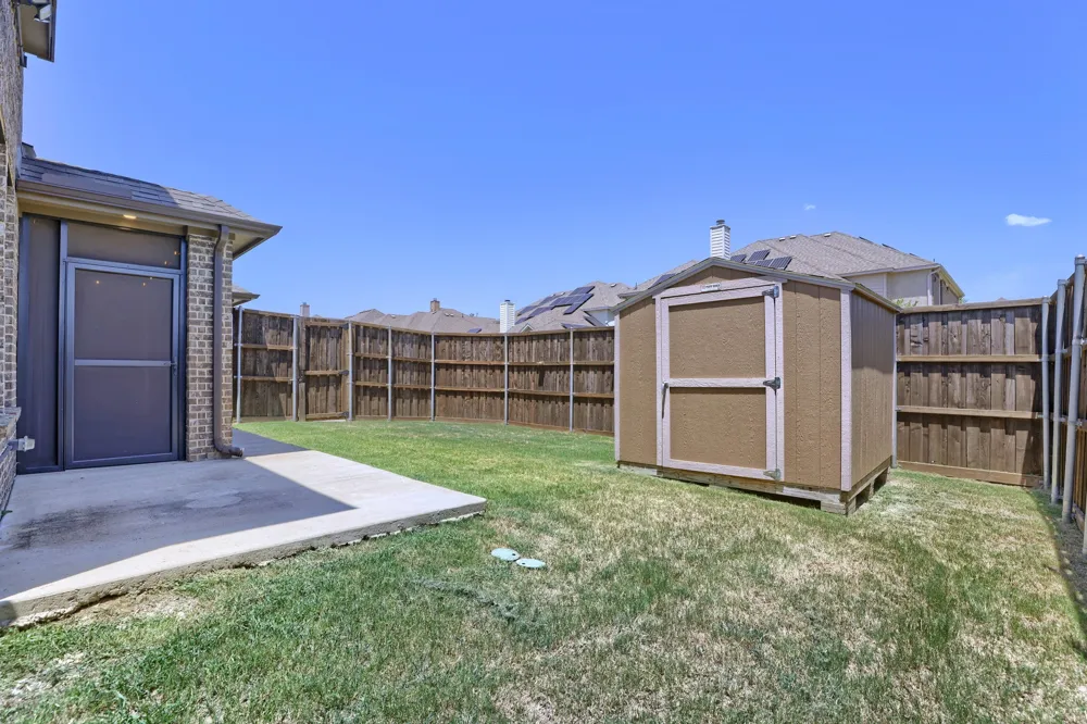 123 White Oak Lane Red Oak, TX 75154