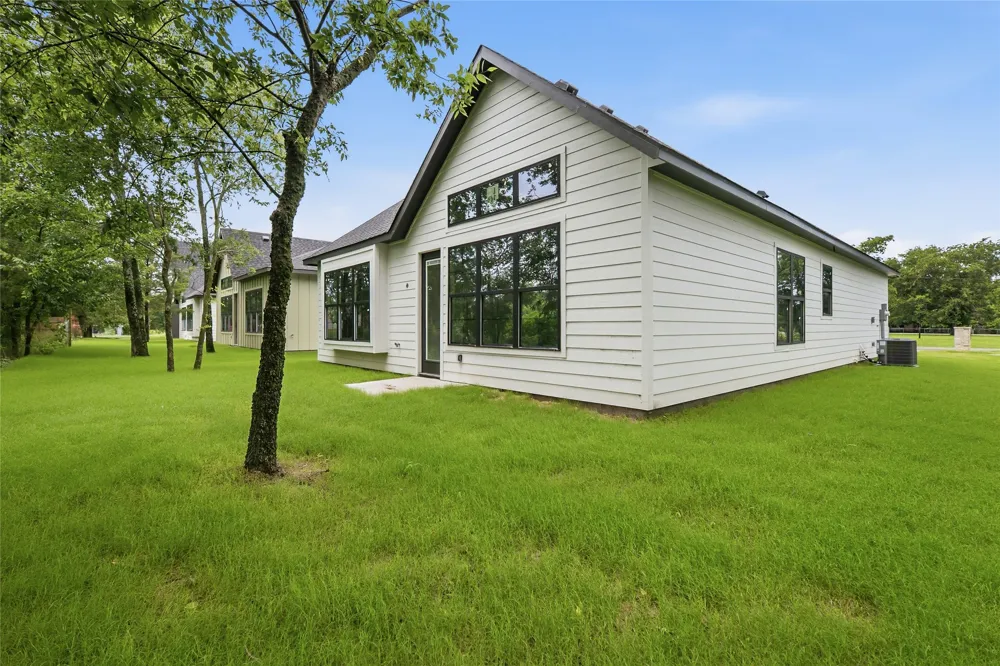 307 E Locust Street Leonard, TX 75452