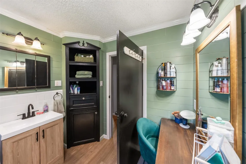 5803 5th Street Danbury, TX 77534