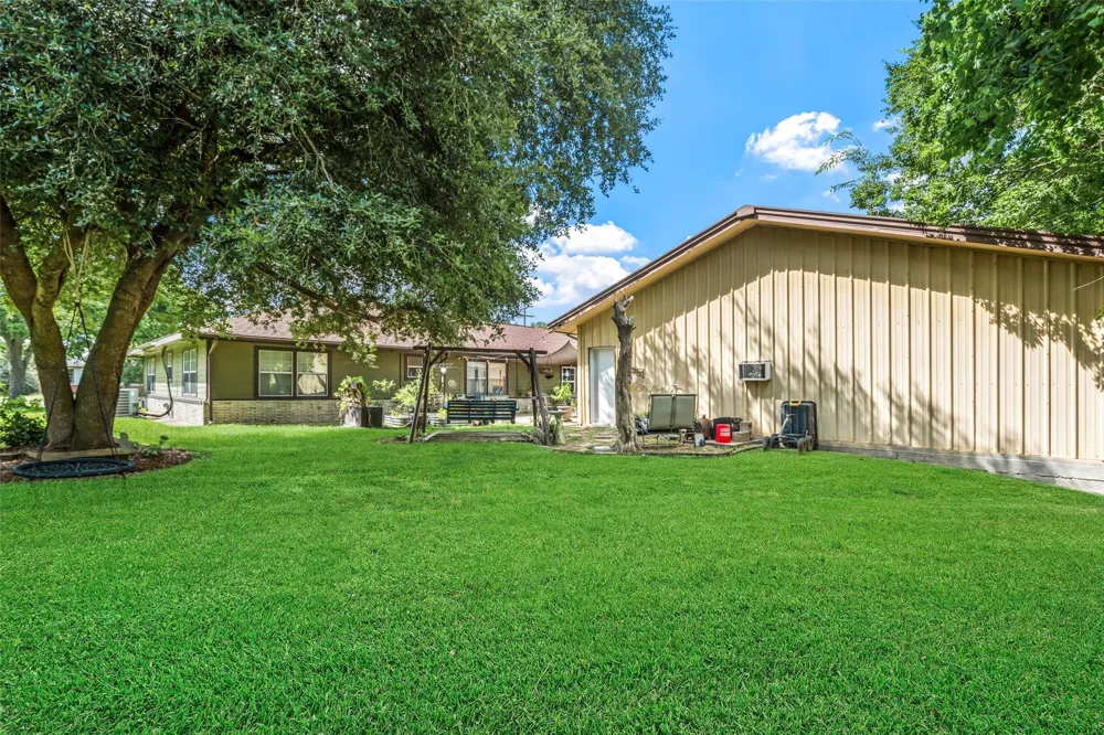 5803 5th Street Danbury, TX 77534