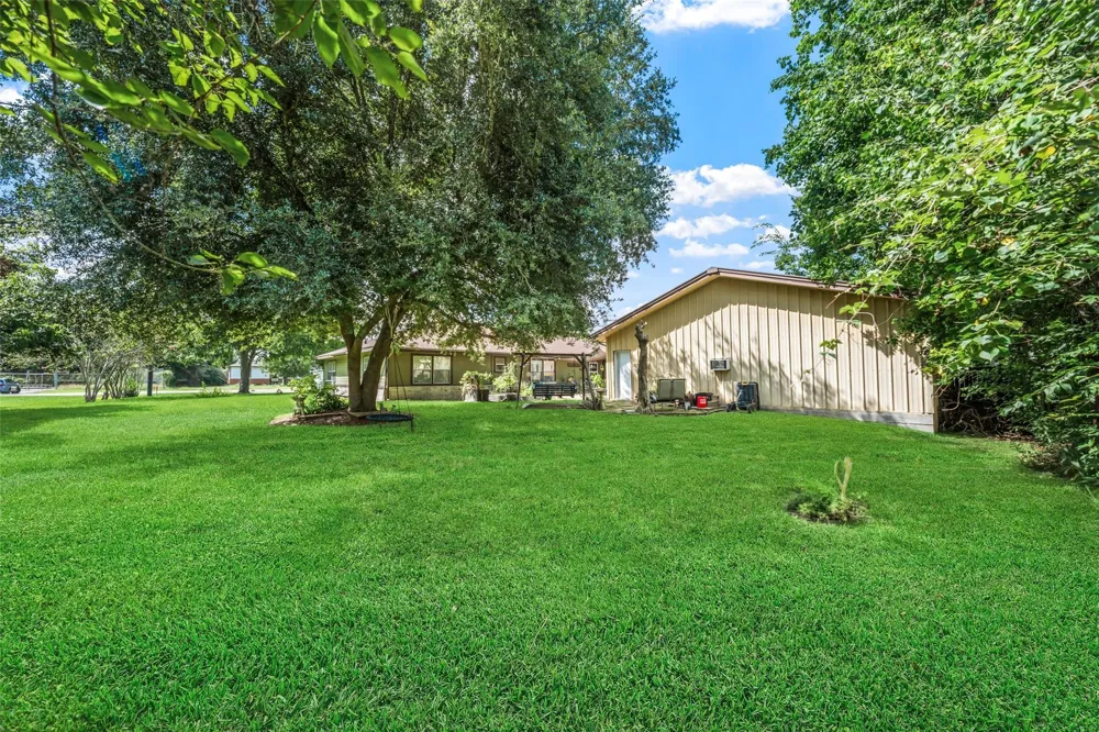 5803 5th Street Danbury, TX 77534