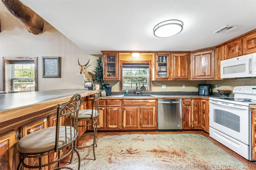106082 3810 STREET Okemah, OK 74859