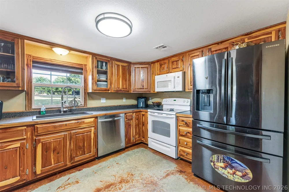 106082 3810 STREET Okemah, OK 74859
