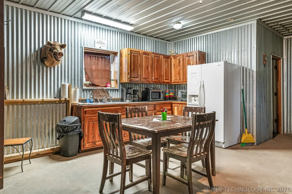 106082 3810 STREET Okemah, OK 74859