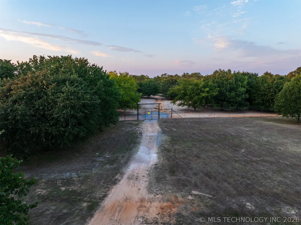 106082 3810 STREET Okemah, OK 74859
