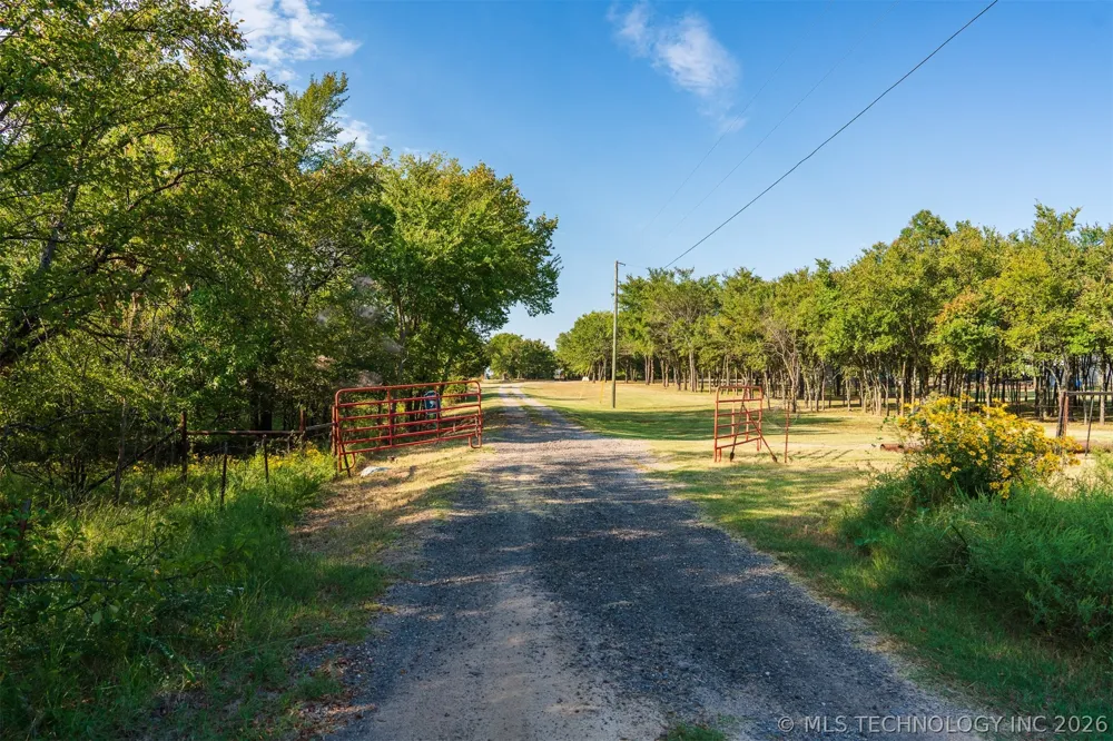 106082 3810 STREET Okemah, OK 74859