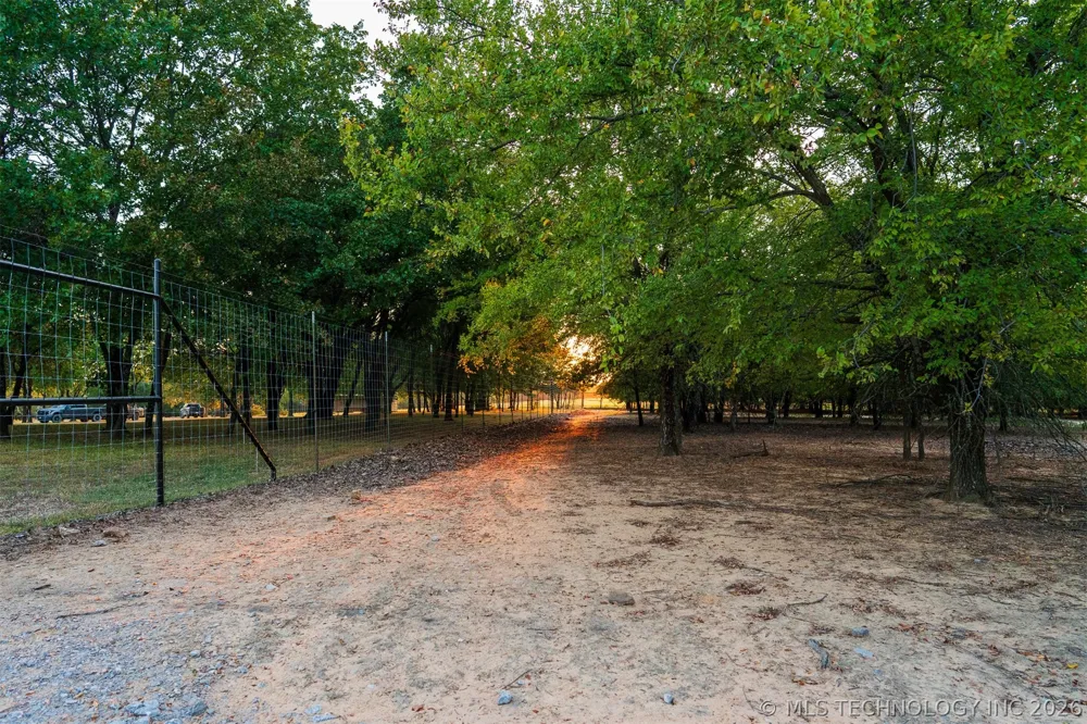 106082 3810 STREET Okemah, OK 74859