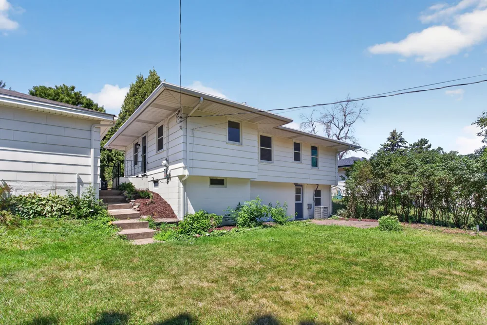 7070 Claude Avenue Inver Grove Heights, MN 55076