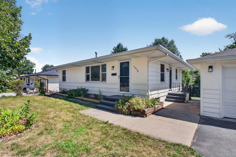 7070 Claude Avenue Inver Grove Heights, MN 55076