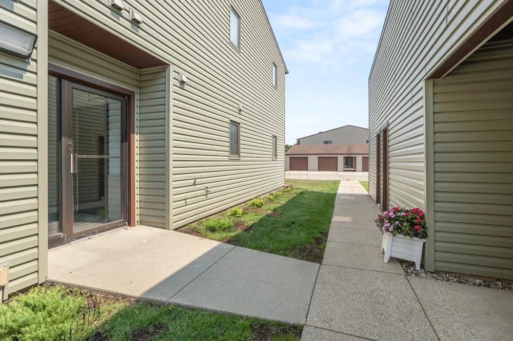 2402 18th Street S #2 Fargo, ND 58103