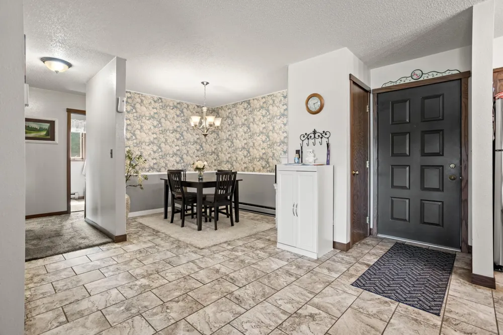 2402 18th Street S #2 Fargo, ND 58103