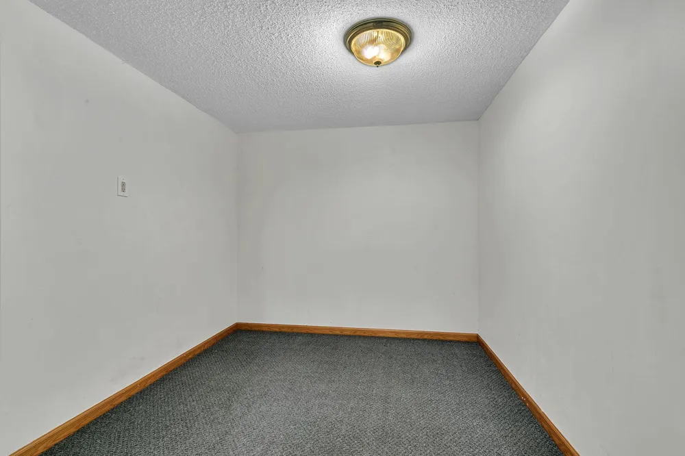 6089 Mill Run Road Monticello, MN 55362