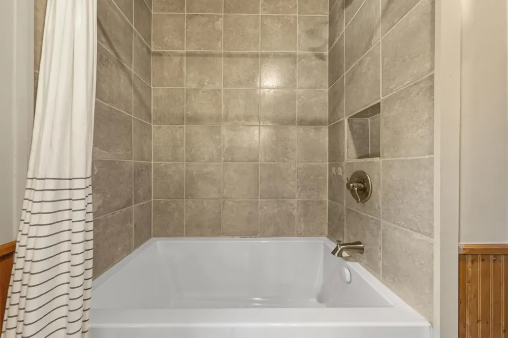 322 Wheeler Avenue North Mankato, MN 56003