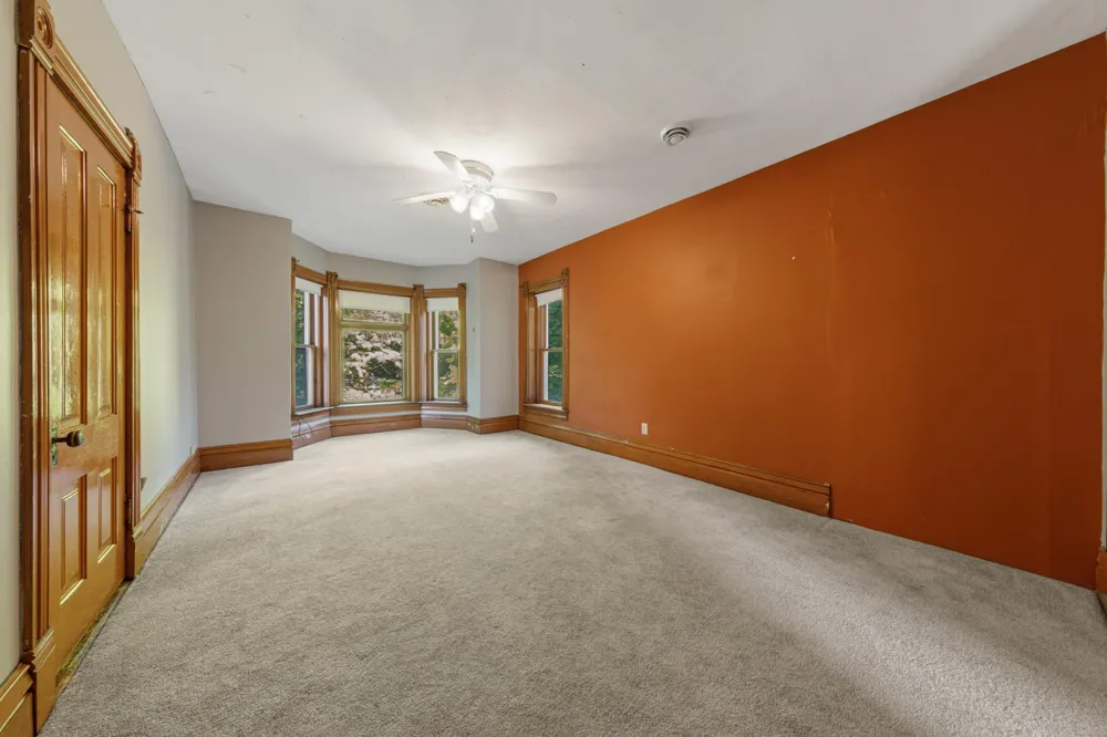322 Wheeler Avenue North Mankato, MN 56003