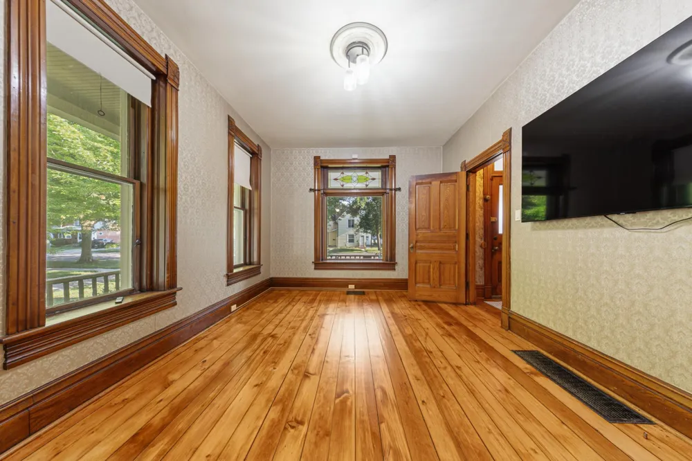 322 Wheeler Avenue North Mankato, MN 56003