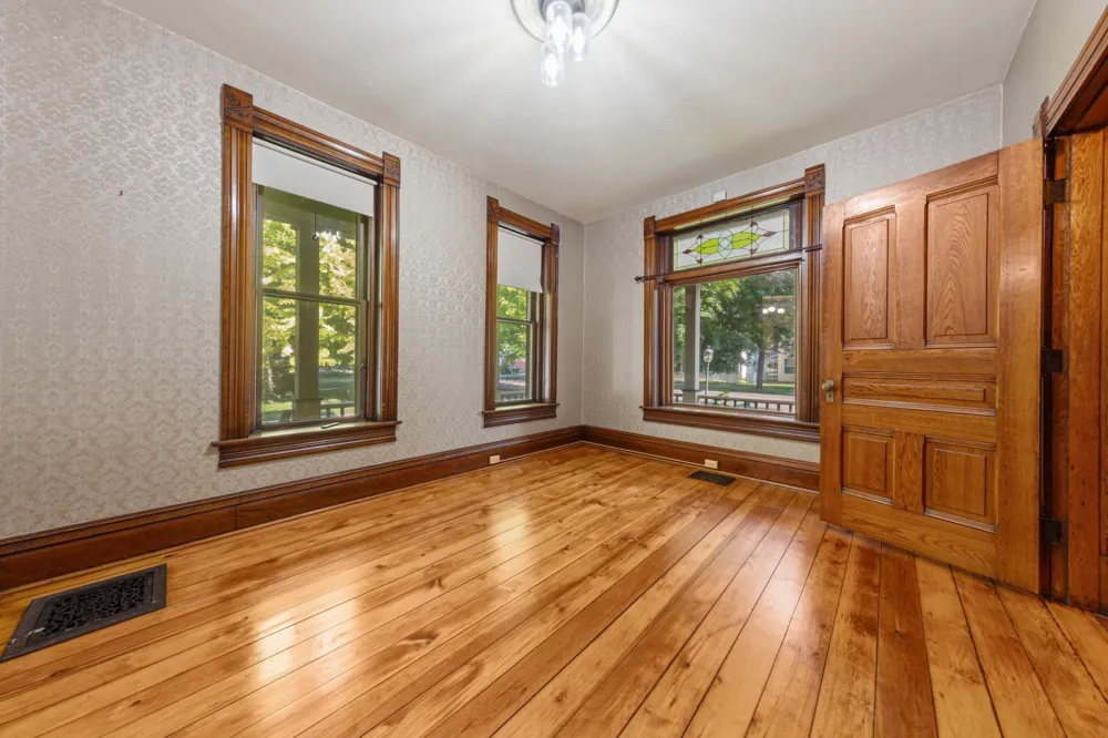 322 Wheeler Avenue North Mankato, MN 56003