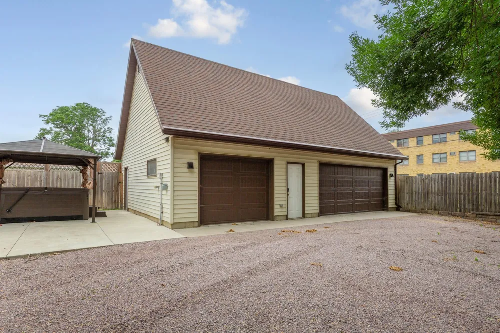 322 Wheeler Avenue North Mankato, MN 56003