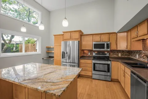 1005 W 105th Street