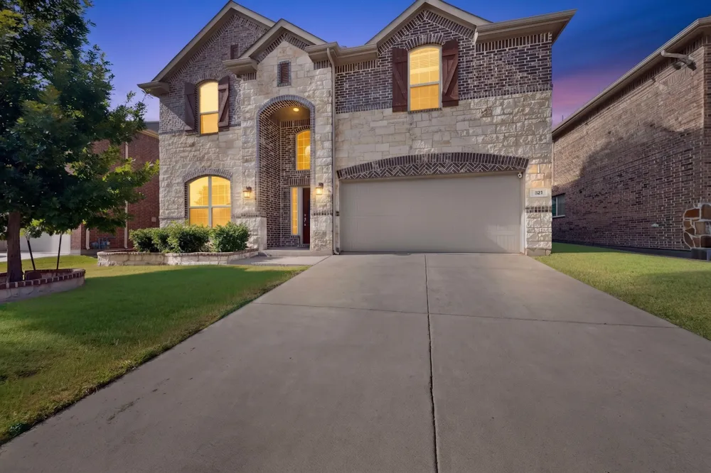 821 Black Hawk Drive Princeton, TX 75407