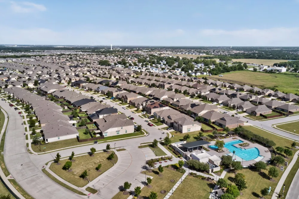 821 Black Hawk Drive Princeton, TX 75407