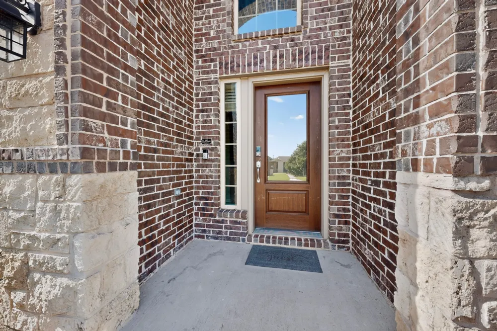 821 Black Hawk Drive Princeton, TX 75407