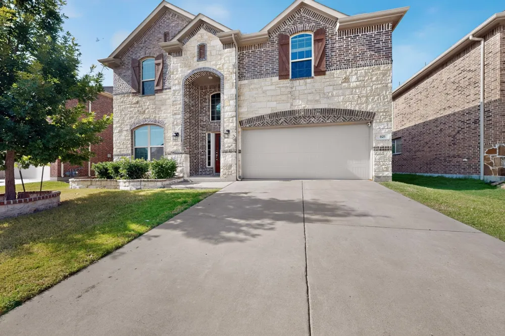 821 Black Hawk Drive Princeton, TX 75407