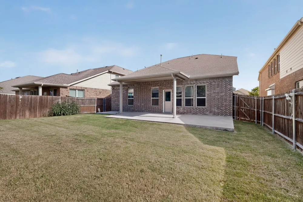 821 Black Hawk Drive Princeton, TX 75407