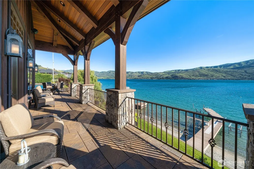 17 & 21 Moonlight Bay Lane Manson, WA 98831