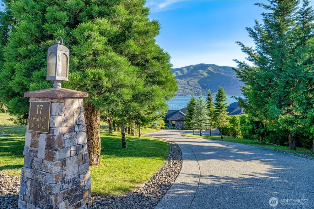 17 & 21 Moonlight Bay Lane Manson, WA 98831