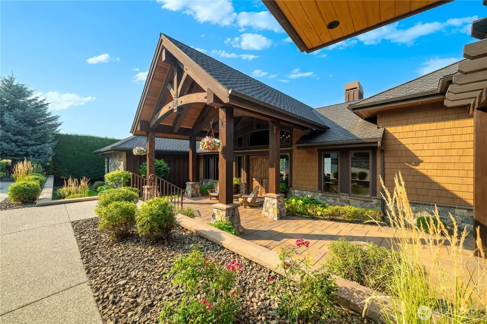 17 & 21 Moonlight Bay Lane Manson, WA 98831
