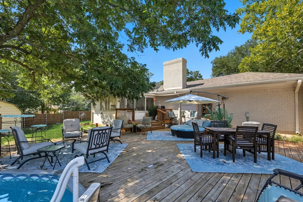 300 E Main Street Whitesboro, TX 76273