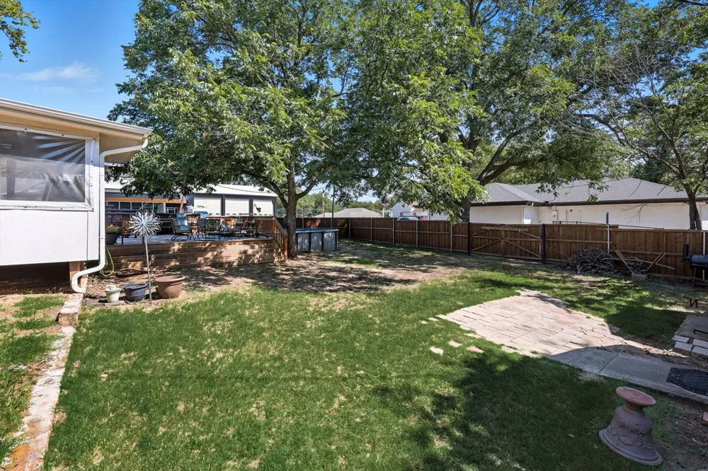 300 E Main Street Whitesboro, TX 76273
