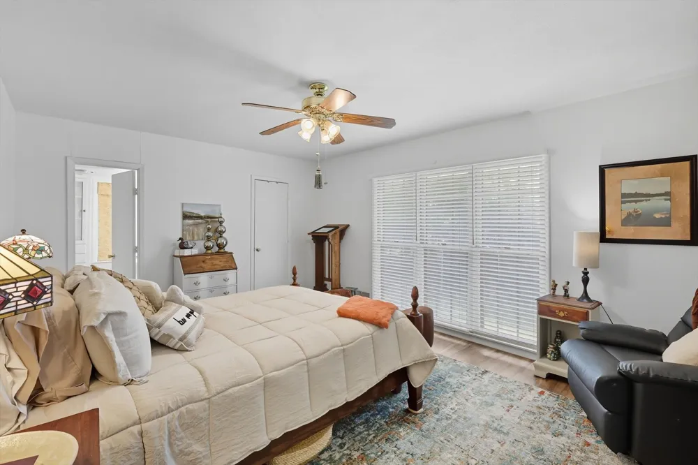 300 E Main Street Whitesboro, TX 76273