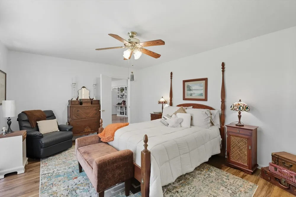 300 E Main Street Whitesboro, TX 76273
