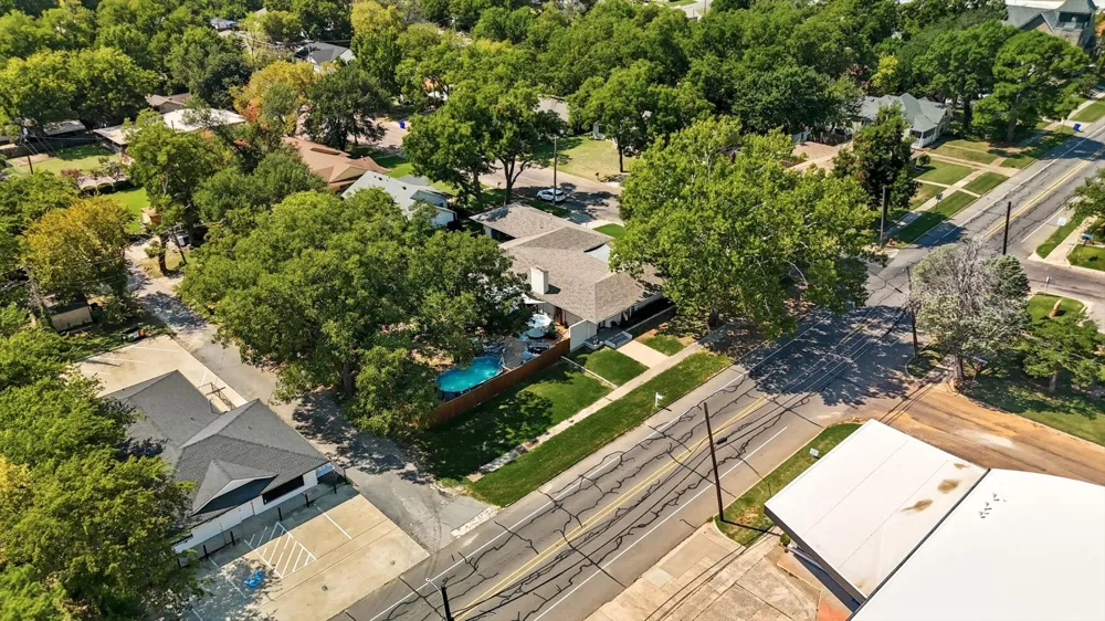 300 E Main Street Whitesboro, TX 76273