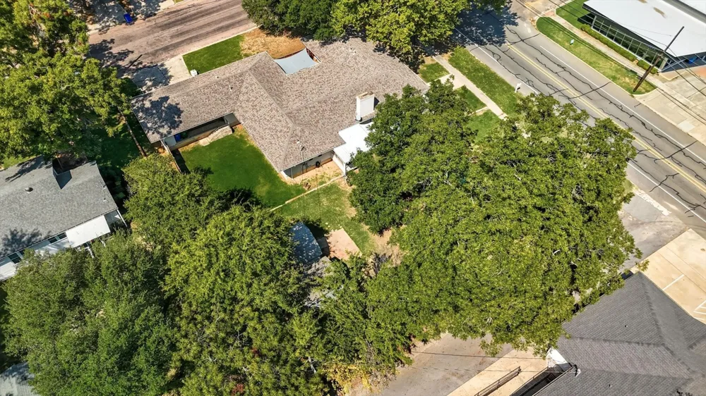 300 E Main Street Whitesboro, TX 76273